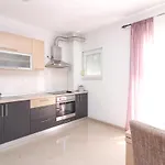Lotta Apartment